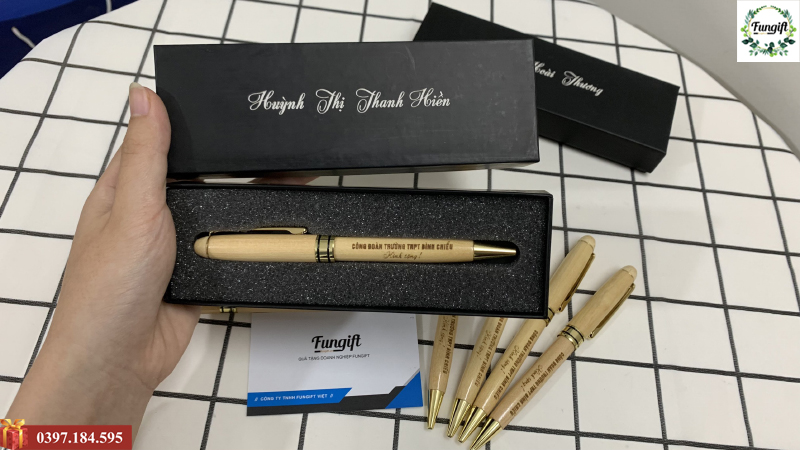 Bút khắc tên theo yêu cầu Hà Nội