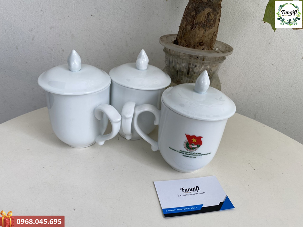 Cốc sứ Bát Tràng có nắp ngọn lửa