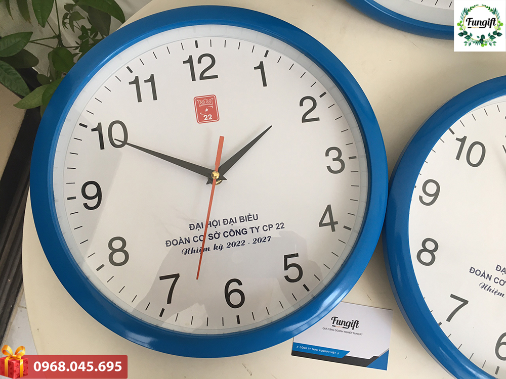 Đồng hồ in logo công ty