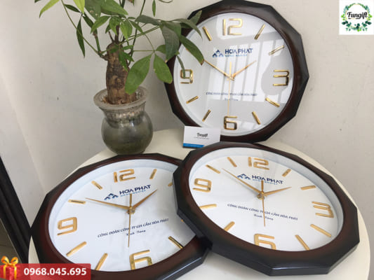 Đồng hồ treo tường làm quà tặng