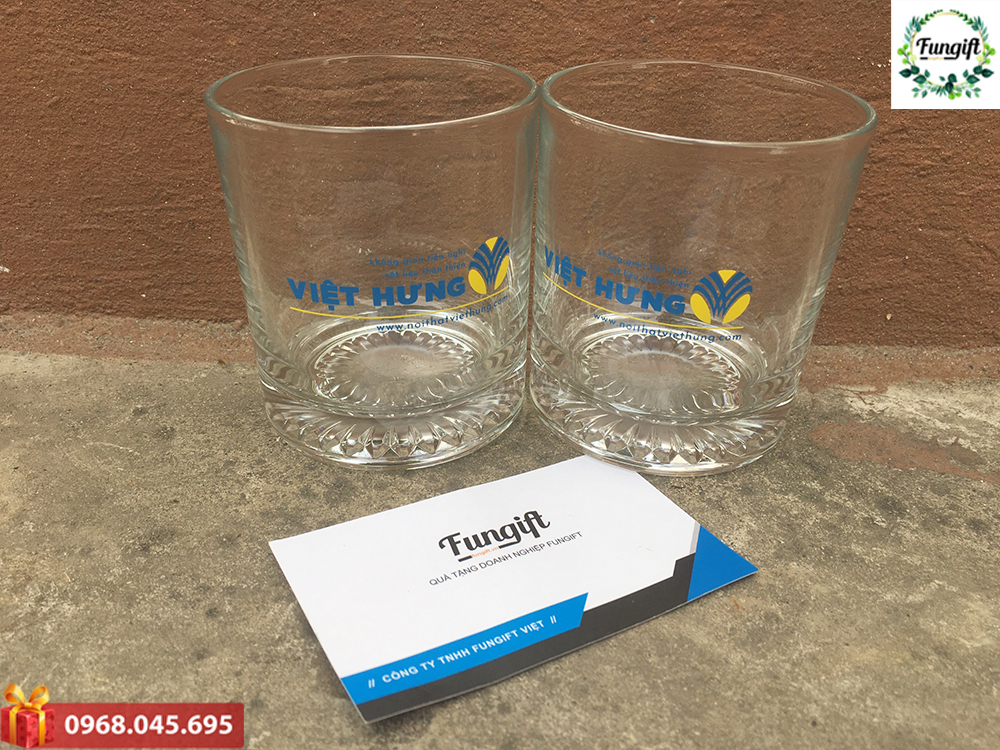 In logo lên ly thủy tinh
