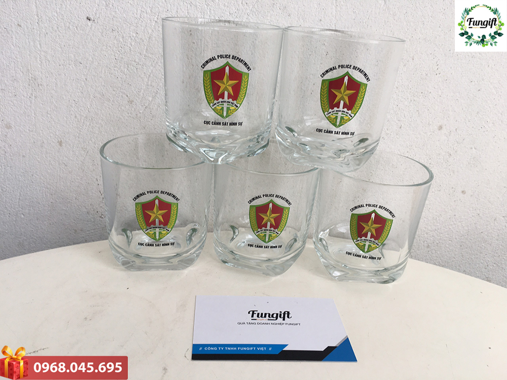 In ly thủy tinh quà tặng