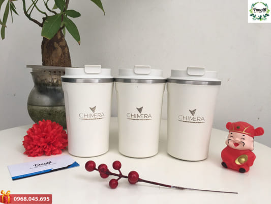 Khắc logo lên cốc giữ nhiệt theo yêu cầu