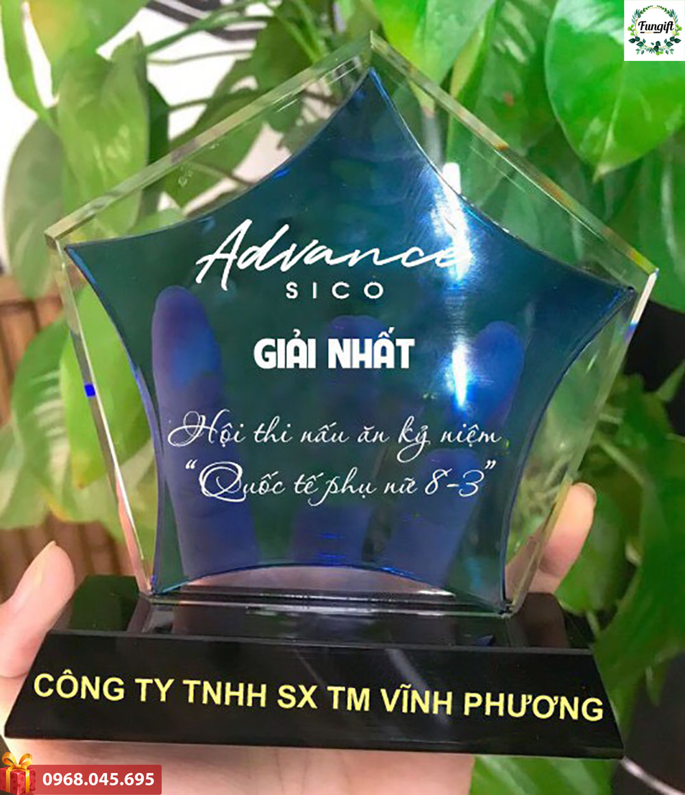 Làm cúp theo yêu cầu