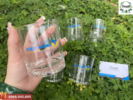 Ly thủy tinh in theo yêu cầu