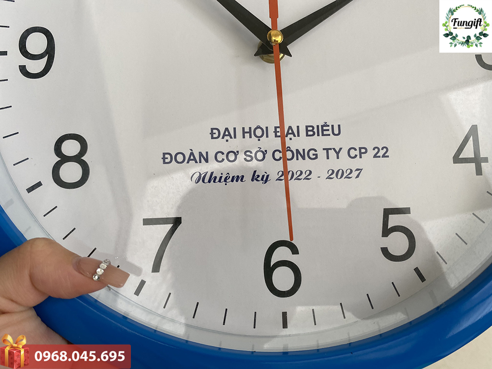 Sản xuất đồng hồ treo tường theo yêu cầu