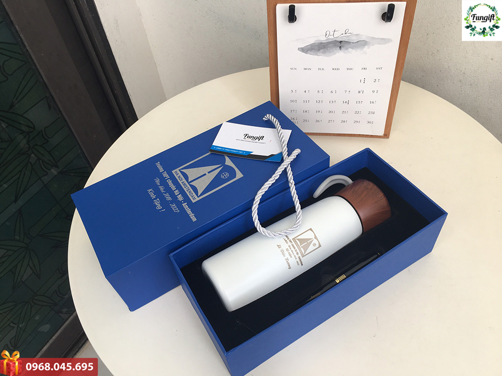 Bình giữ nhiệt khắc tên