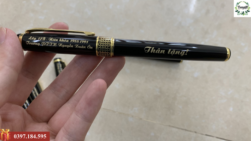 Bút khắc tên theo yêu cầu Hà Nội
