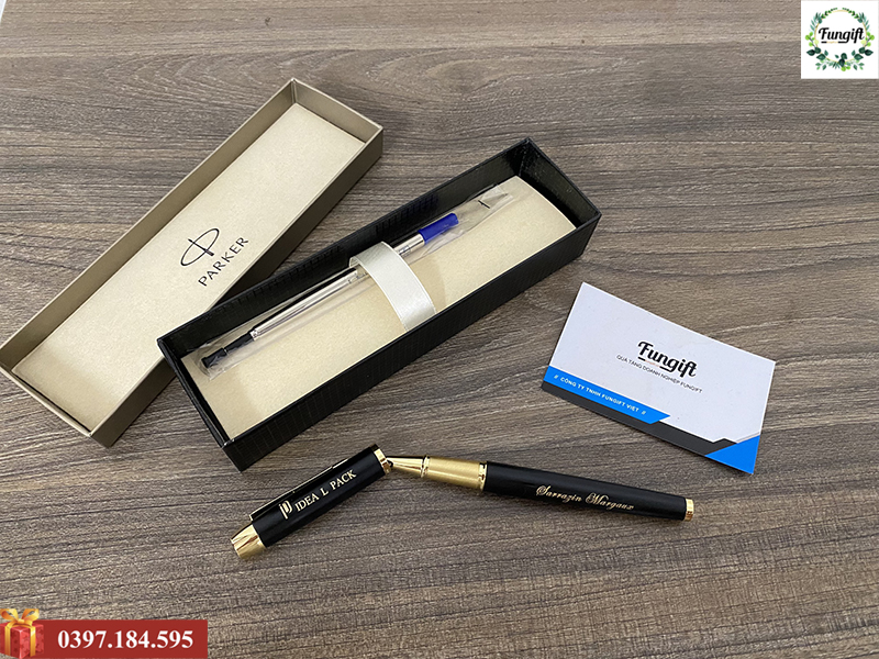 Bút ký khắc logo làm quà tặng