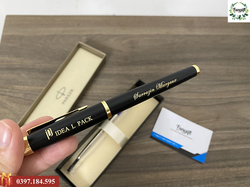 Bút ký parker khắc tên