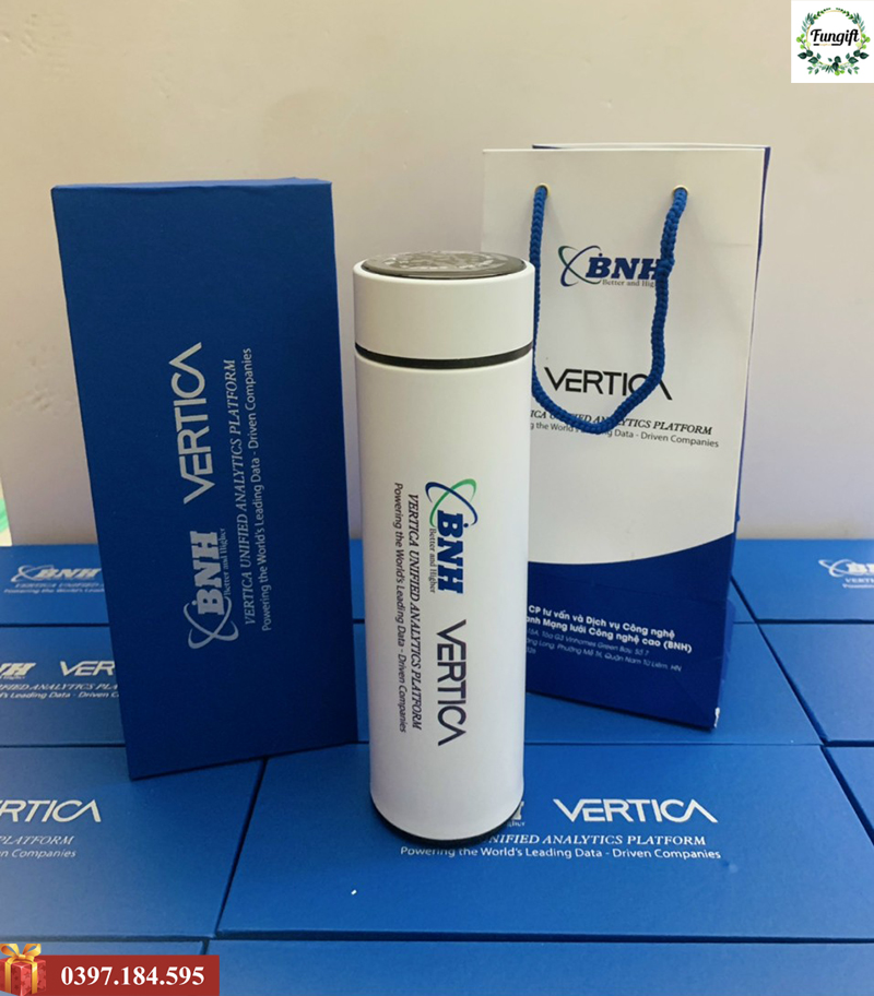 In logo lên bình giữ nhiệt theo yêu cầu