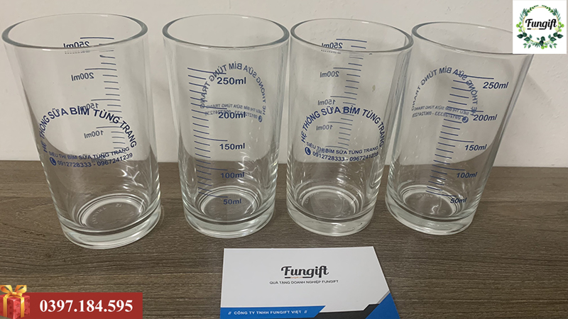 In logo lên ly thủy tinh