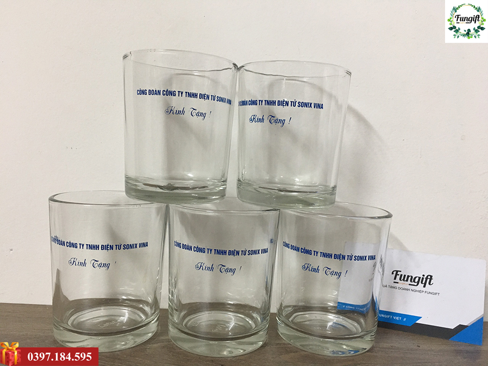In logo lên ly thủy tinh