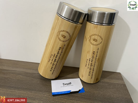 Khắc logo lên bình giữ nhiệt