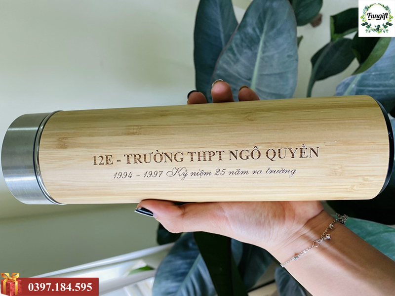Quà tặng bình giữ nhiệt khắc theo yêu cầu