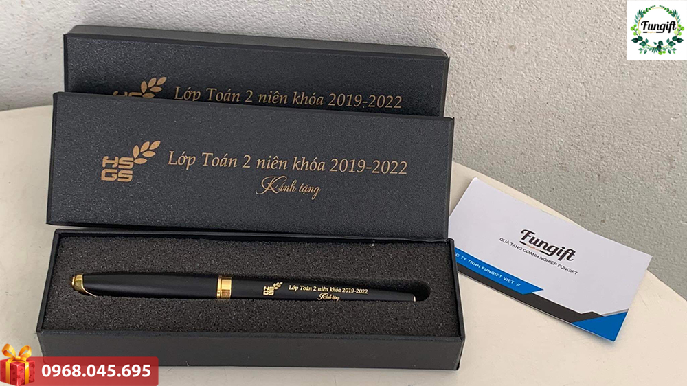 Quà tặng bút ký khắc tên