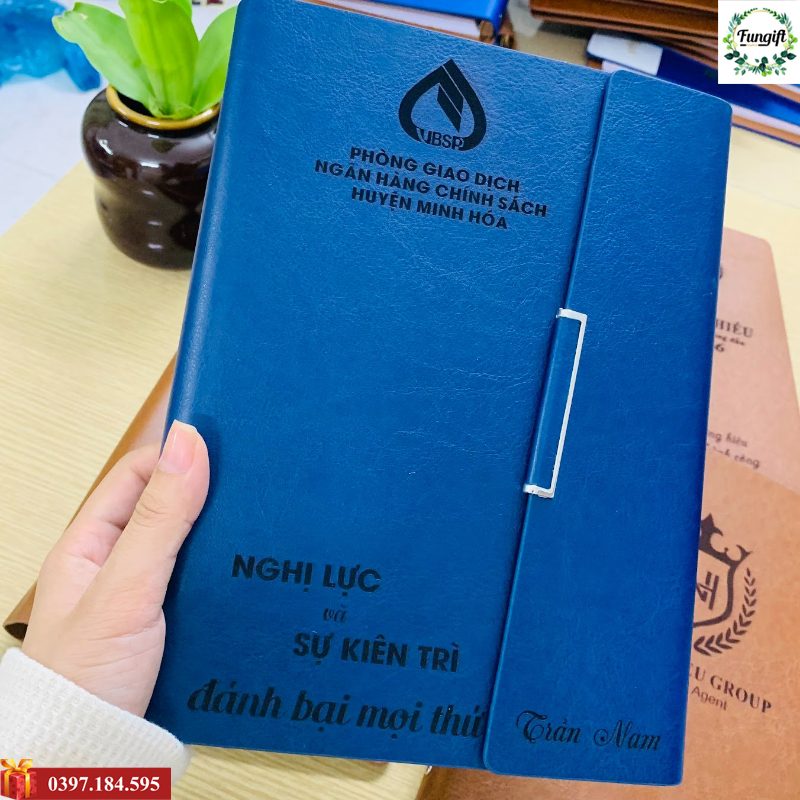 Sổ da khắc chữ theo yêu cầu