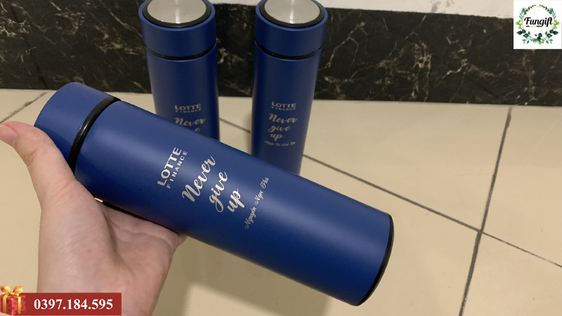 Bình giữ nhiệt khắc tên logo