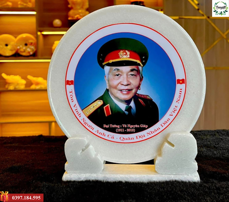 Đĩa đá in ảnh Đại tướng Võ Nguyên Giáp