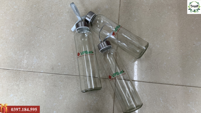 In logo lên bình đựng nước