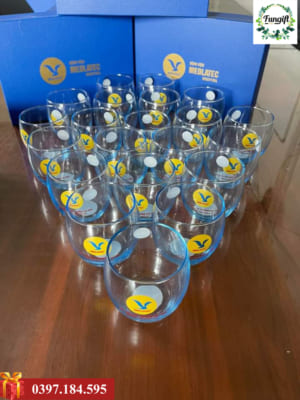In logo lên ly thủy tinh