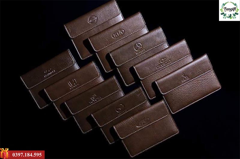 Sản xuất ví đựng giấy tờ xe ô tô