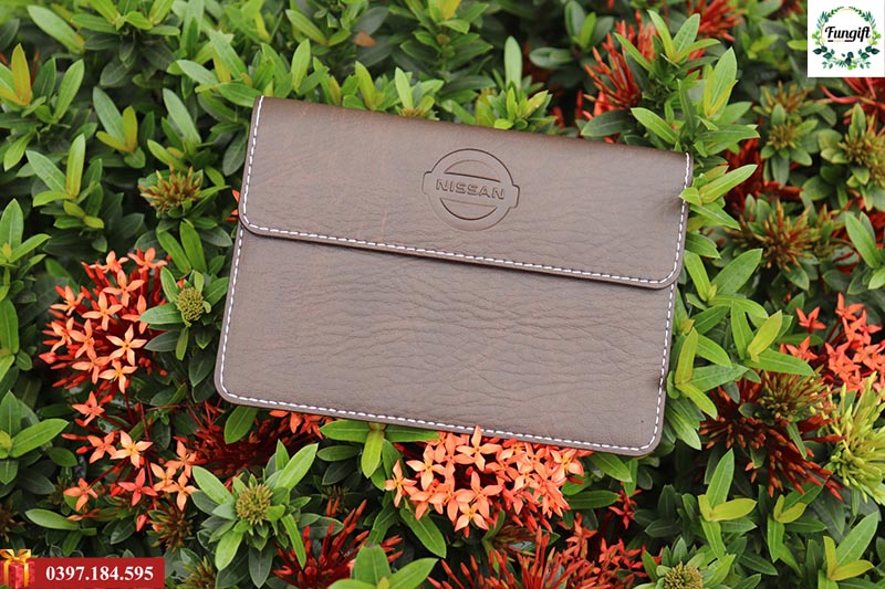 Xưởng sản xuất đồ da in logo theo yêu cầu