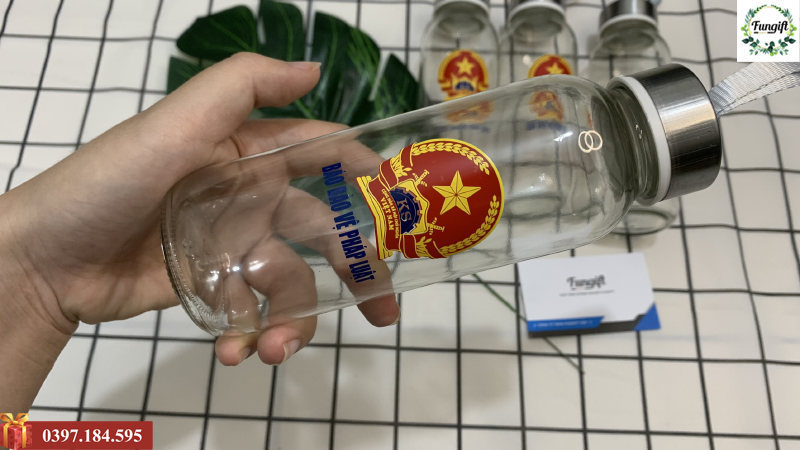 Bình nước thủy tinh quà tặng