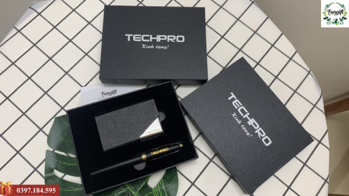 Bộ quà tặng doanh nghiệp in logo theo yêu cầu