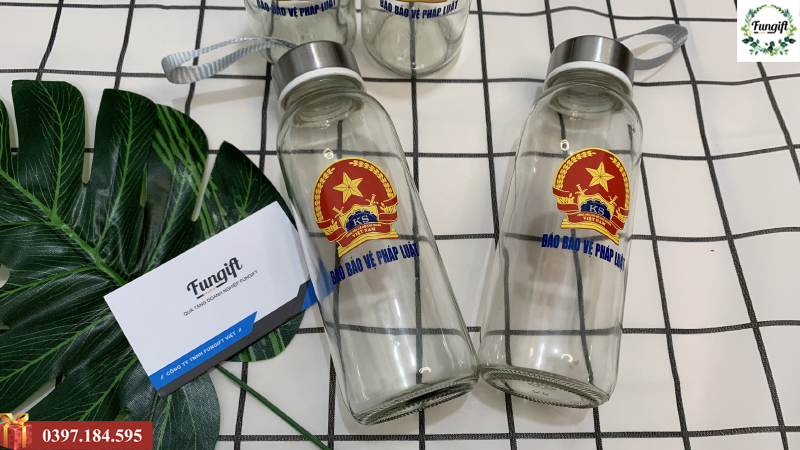 In logo lên bình nước