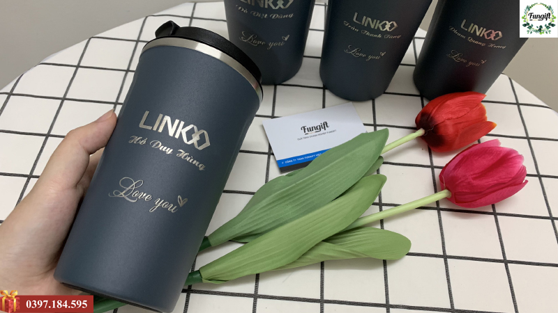 Ly uống nước khắc tên