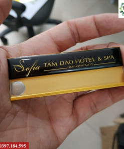 Bảng tên nhân viên công ty