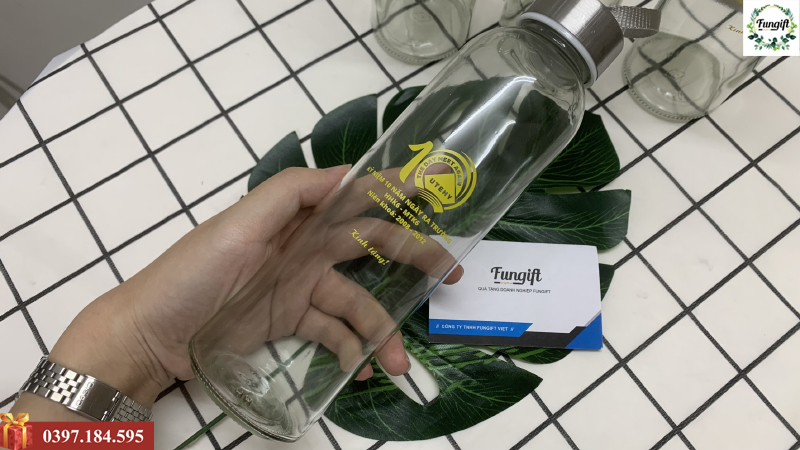 In logo lên bình nước theo yêu cầu