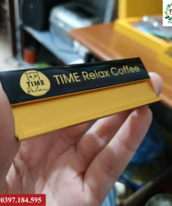 In thẻ tên nhân viên cài áo