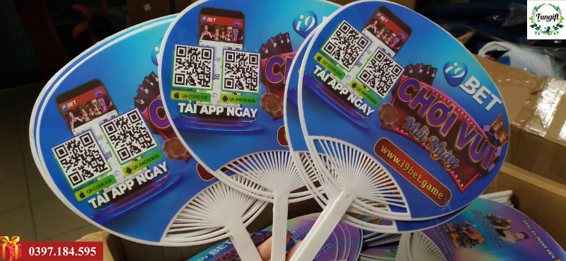 Làm quạt nhựa giá rẻ