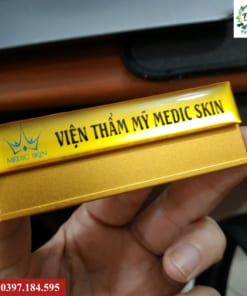 Nhận làm bảng tên nhân viên cài áo