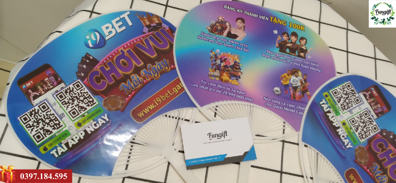 Quạt nhựa quảng cáo