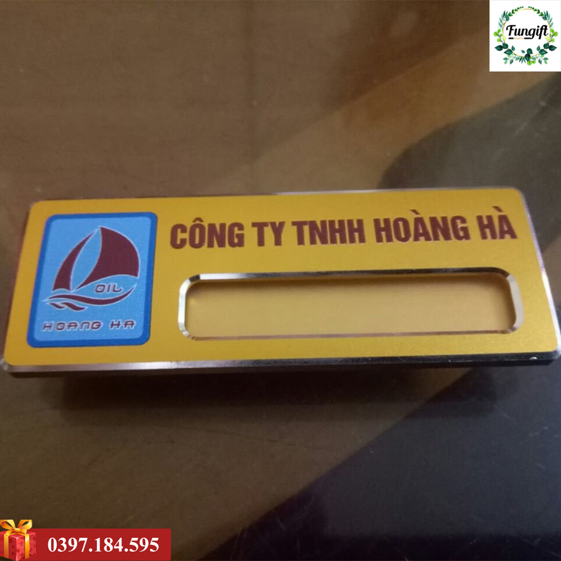 Sản xuất thẻ tên cài áo