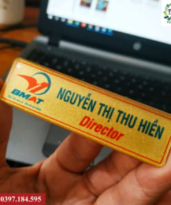 Thẻ tên nhân viên cài áo