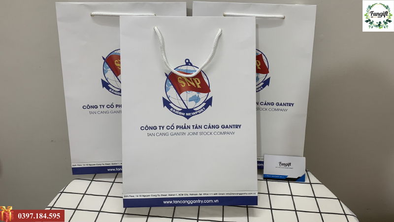 Túi giấy đựng quà