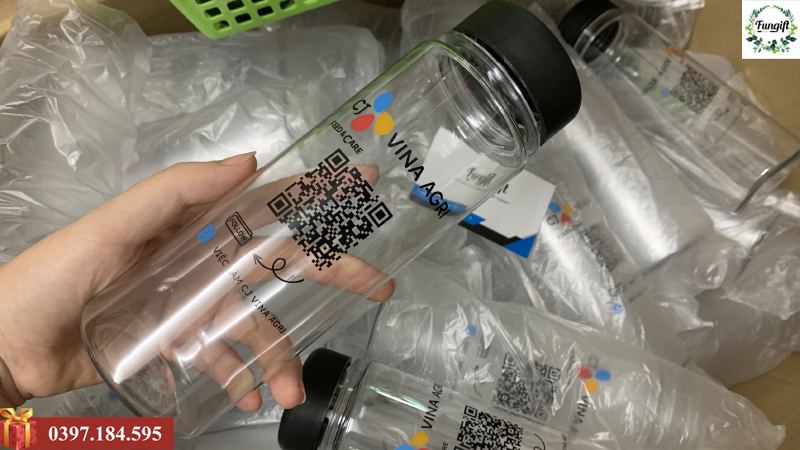 In bình nước nhựa theo yêu cầu
