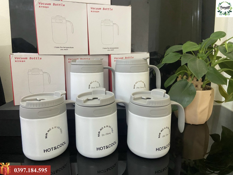 Khắc tên lên ca giữ nhiệt làm quà tặng