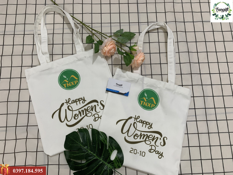 Túi vải canvas in logo làm quà tặng 20-10 cho nhân viên nữ