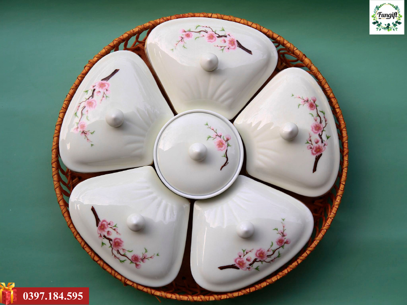 Hộp đựng bánh kẹo tết tặng khách hàng