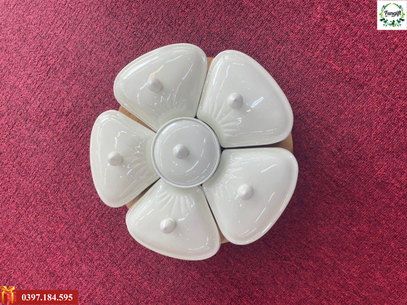 Hộp đựng bánh kẹo