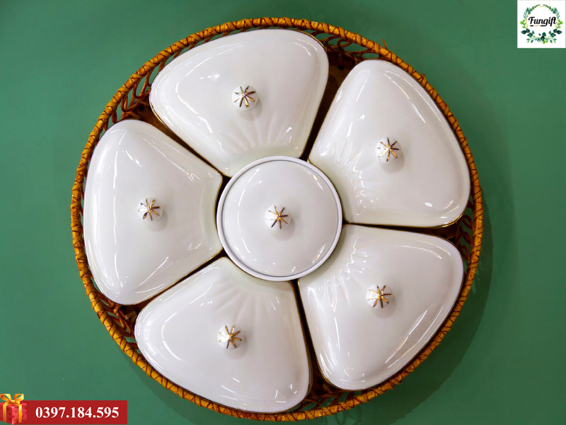 Khay đựng bánh kẹo tết