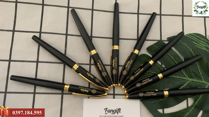 Bút kim loại giá rẻ