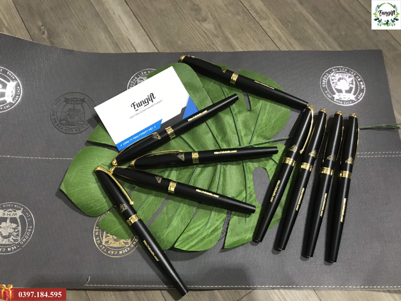 Bút kim loại quà tặng in khắc logo theo yêu cầu