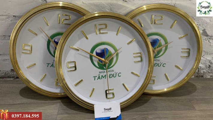 Đặt đồng hồ treo tường theo yêu cầu