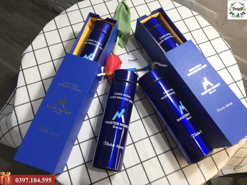 In logo lên bình nước theo yêu cầu